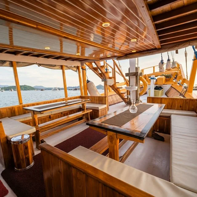 Arfisyana I Deck Dining